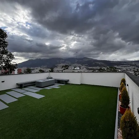 Departamento Ponceano Alto, Atras Del Supermaxi De La Real Audiencia